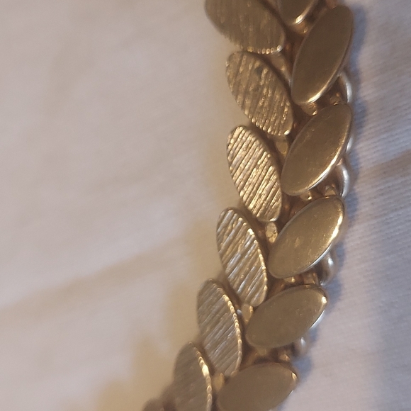 Silvertone Double Leaf Choker #203 - Picture 3 of 6